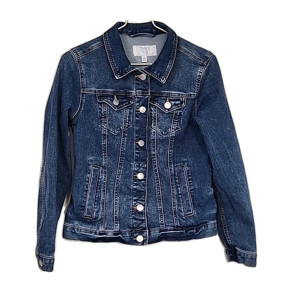 Time and Tru Jackets & Blazers - Time And Tru Women's Denim Trucker Jacket Small (4-6) Button Front Flap Pockets‎